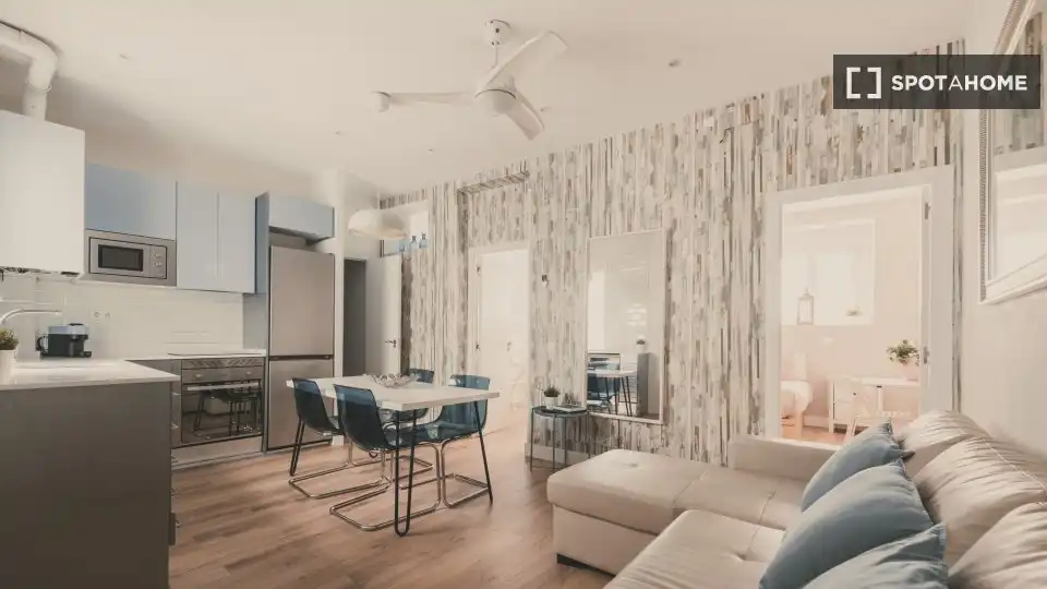 Living room of Flat for rent in Madrid  with Air Conditioner, Heating and Furnished