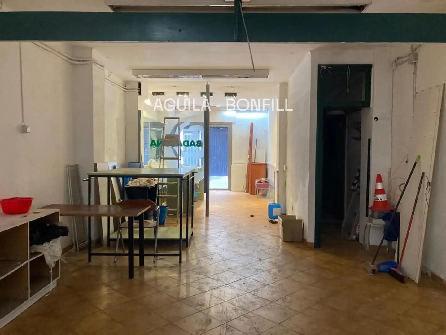 Commercial properties for rent in Badalona
