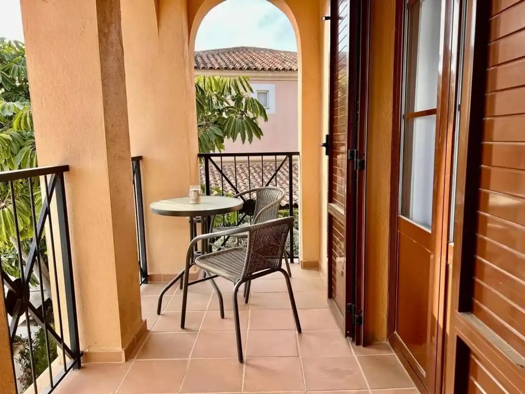 Detached house with pool for sale in Golf Bahía