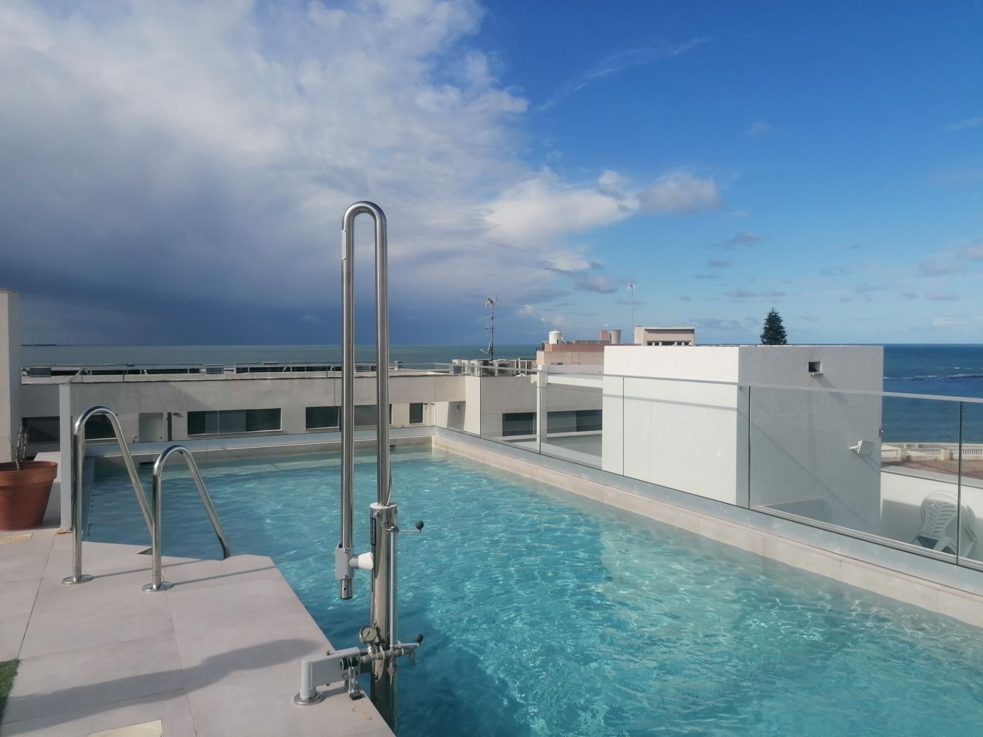 Swimming pool of Flat to rent in El Puerto de Santa María  with Air Conditioner, Heating and Private garden
