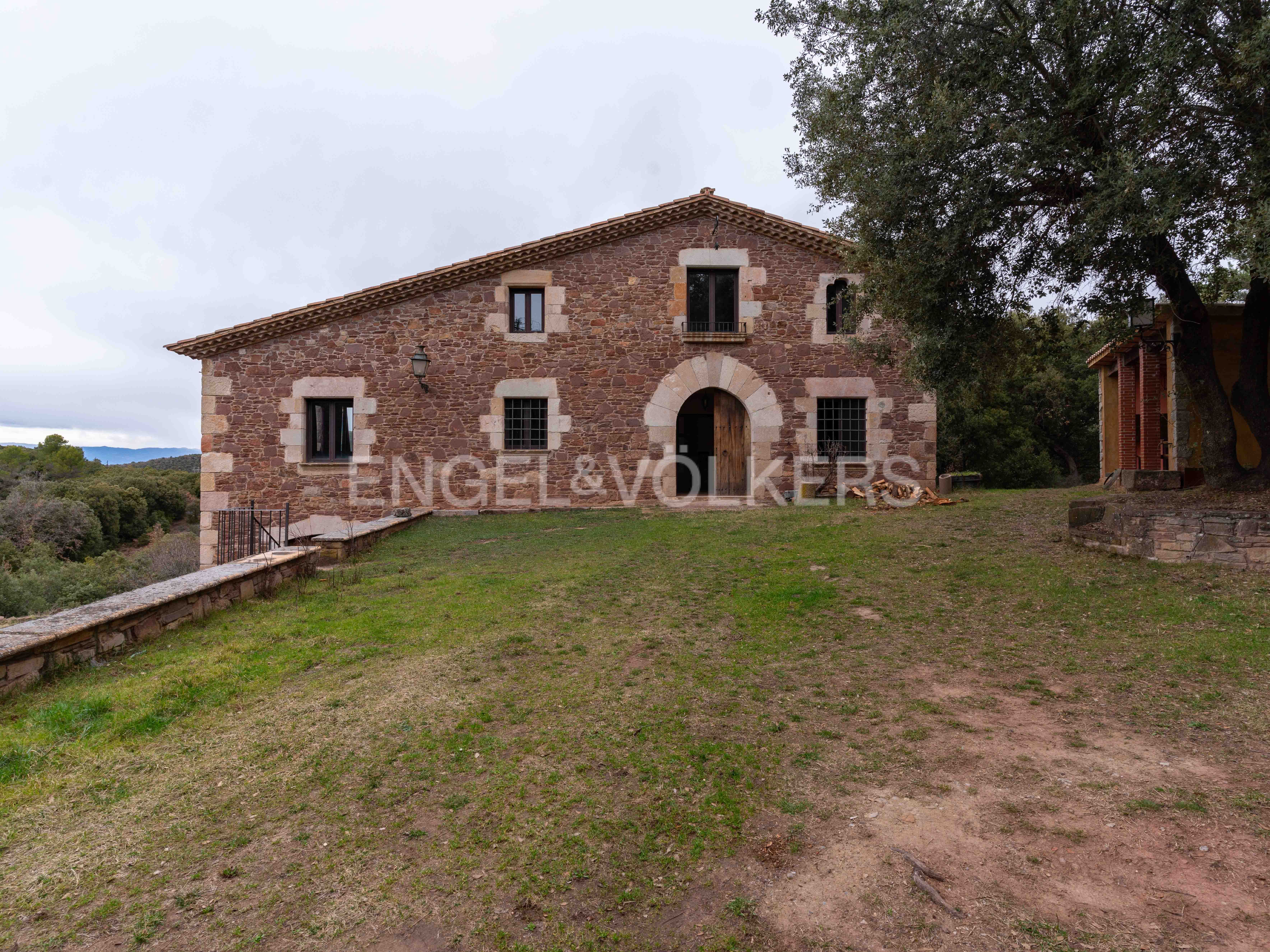 Vista exterior de Finca rústica en venda en El Brull amb Calefacció i Jardí privat