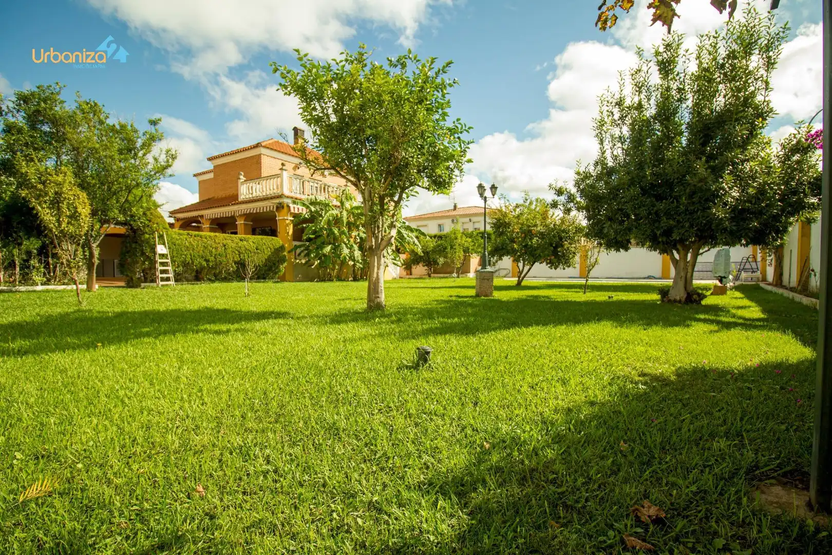 Jardí de Casa o xalet en venda en Badajoz amb Aire condicionat, Jardí privat i Terrassa