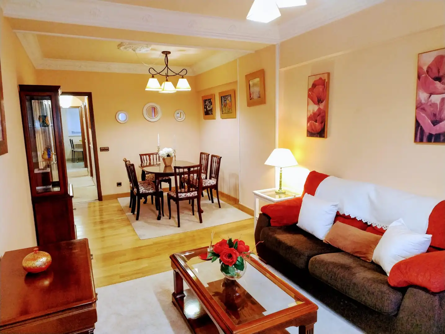 Living room of Flat for rent in Santiago de Compostela   with Heating, Furnished and Oven