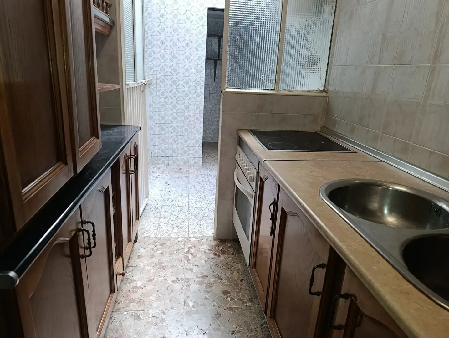 Kitchen of Flat for sale in Dos Hermanas  with Air Conditioner