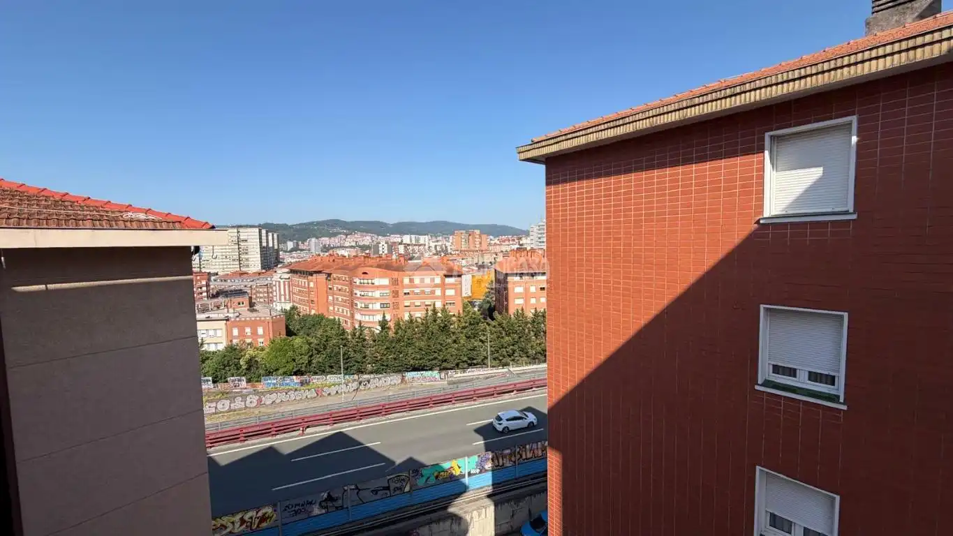 Vista exterior de Piso en venta en Bilbao  con Calefacción y Amueblado
