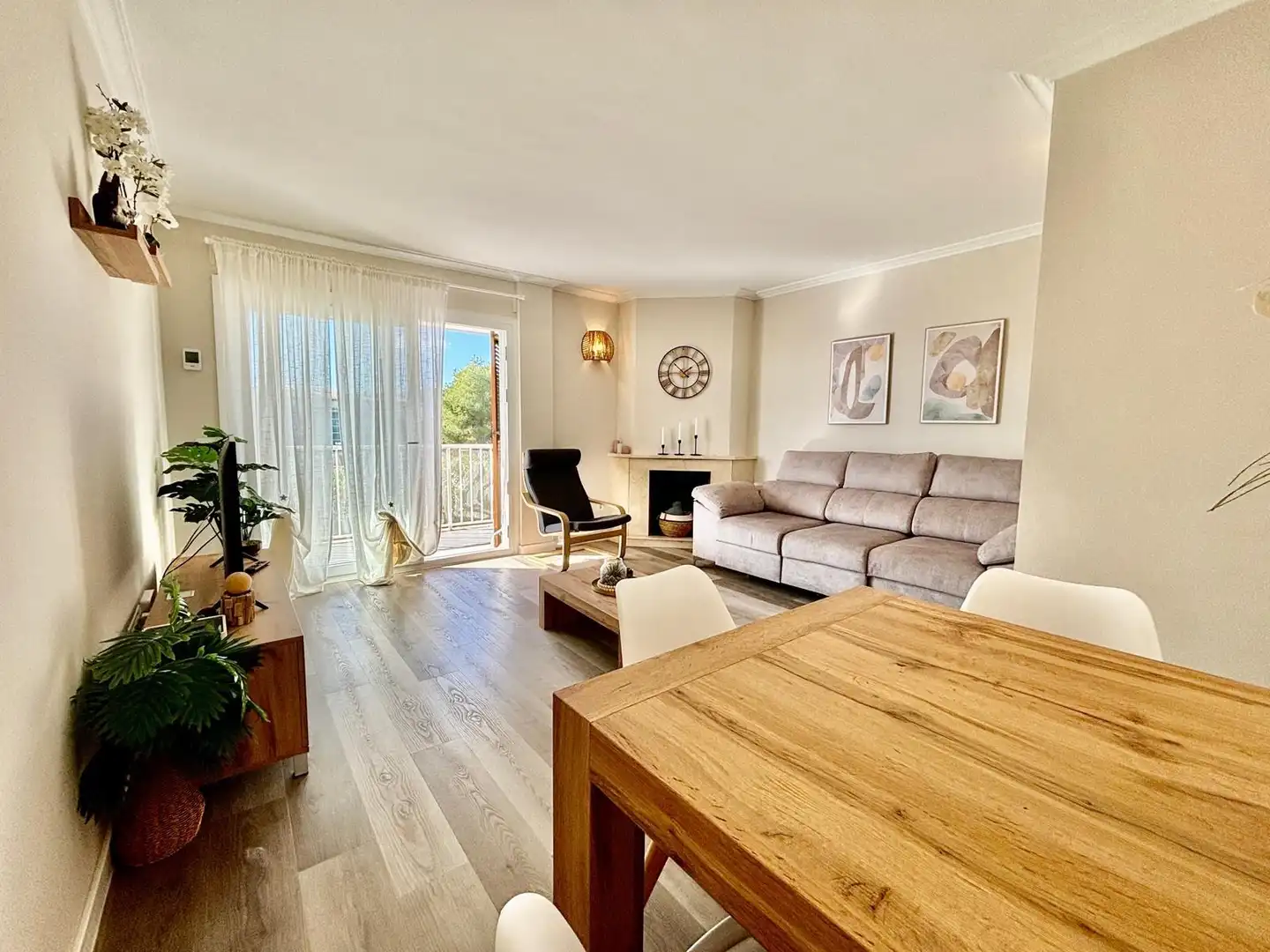 Wohnzimmer von Dachboden zum Verkauf in Alcúdia mit Klimaanlage, Parkett und Terrasse