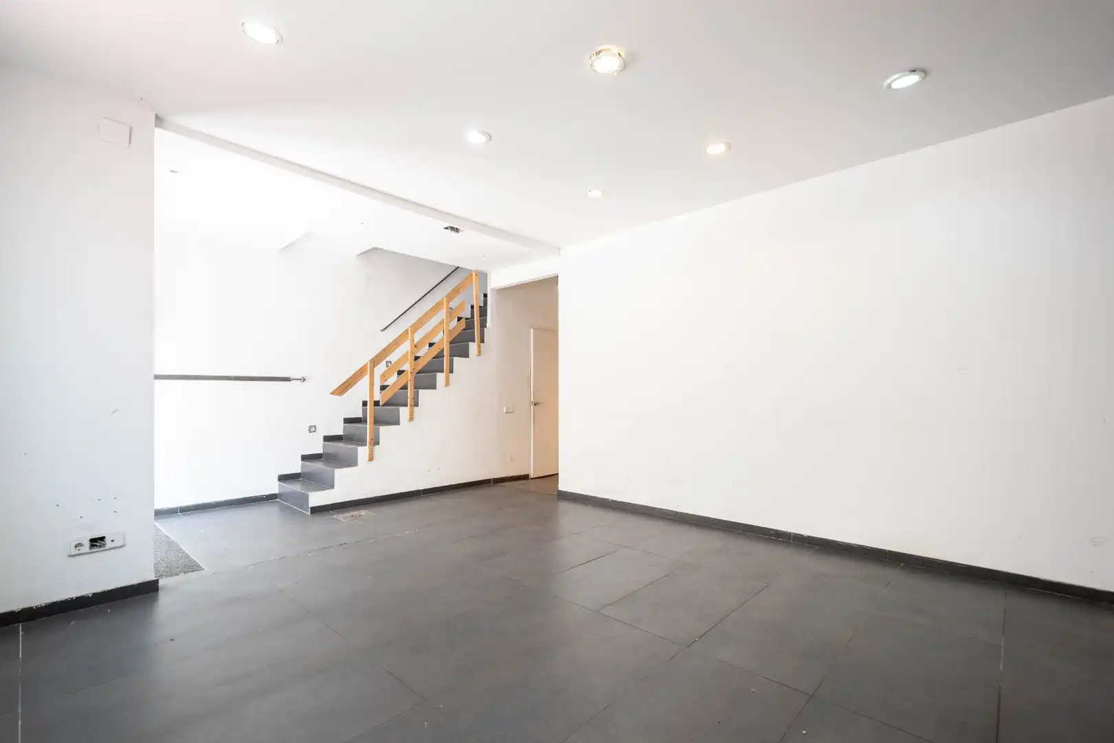 Casa adosada en venta en Barcelona con Aire acondicionado, Calefacción y Parquet