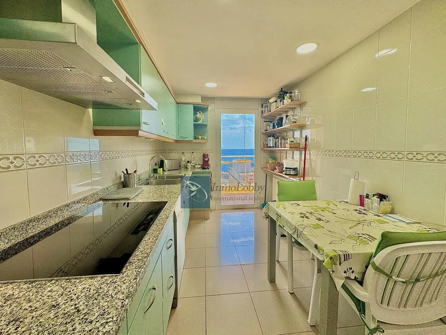 Cocina de Ático en venta en Palamós con Aire acondicionado, Calefacción y Terraza