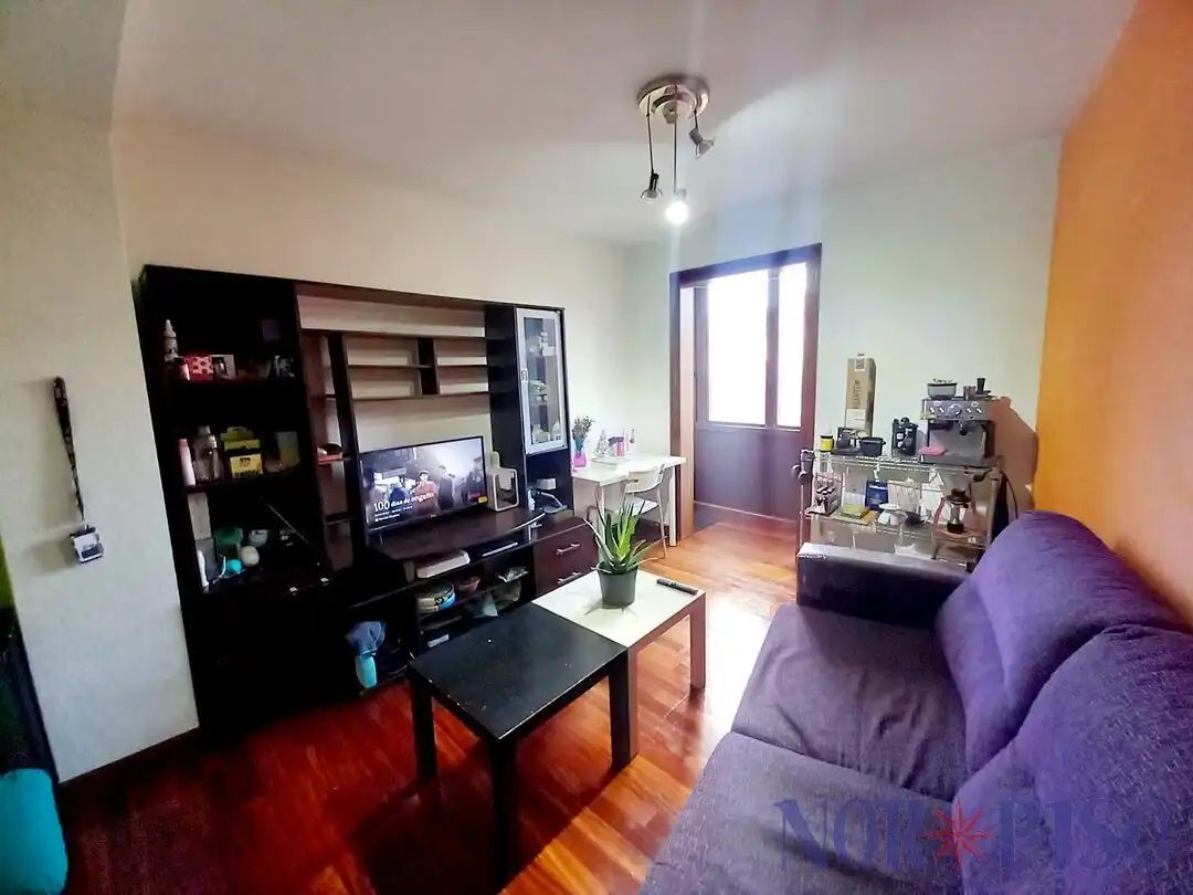 Sala d'estar de Pis en venda en Ibaiondo