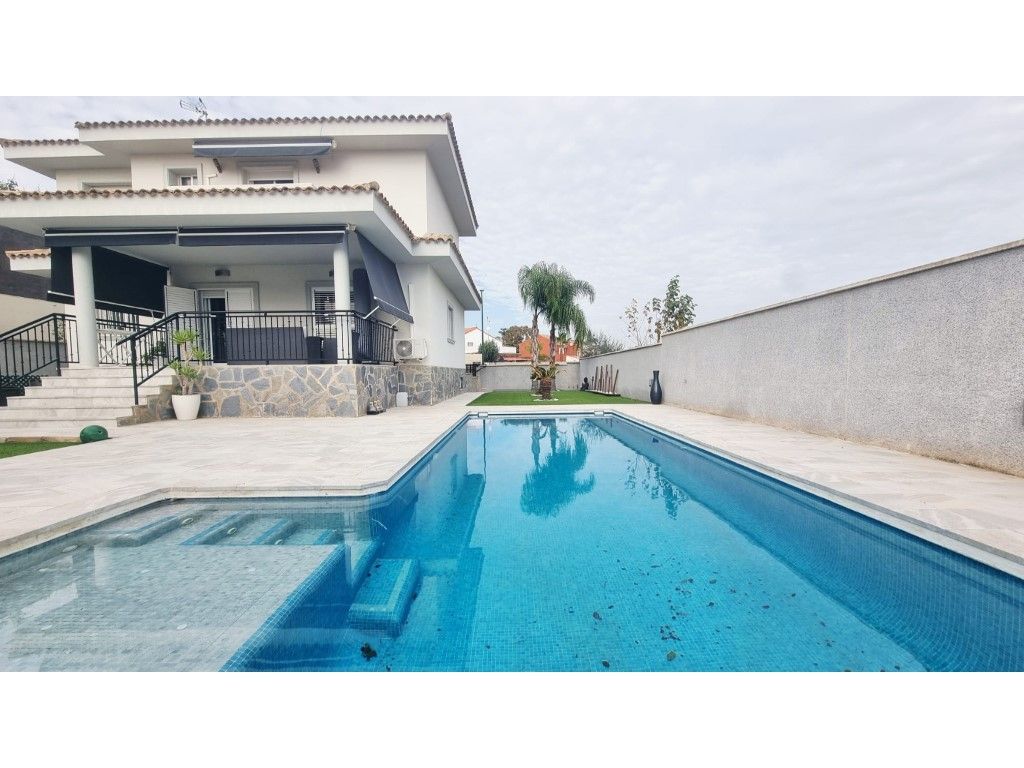 Piscina de Casa o chalet en venta en Riba-roja de Túria con Calefacción, Jardín privado y Terraza