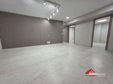 Oficina en venda a Centro