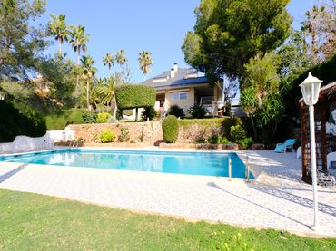 Villa avec balcon à vendre à Alfinach - Los Monasterios