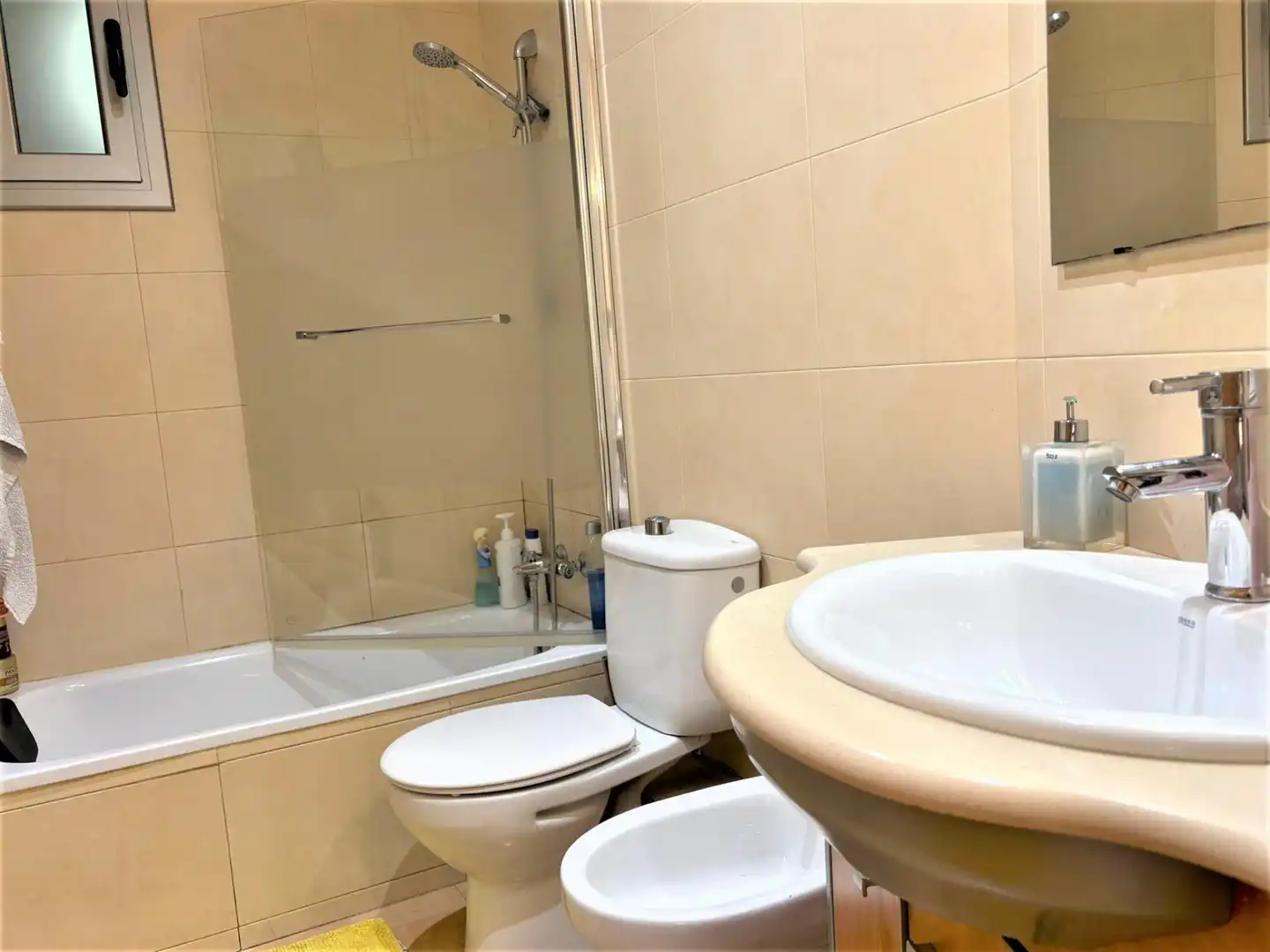 Bathroom of Flat for sale in Terrassa  with Heating and Parquet flooring