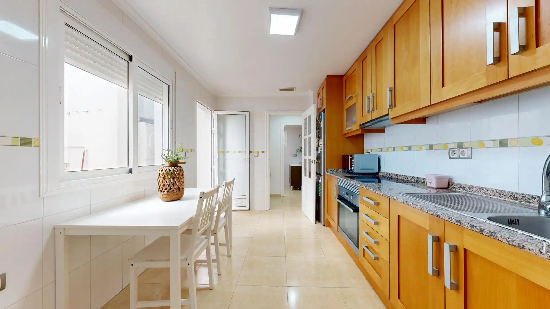 Cuina de Apartament en venda en Los Montesinos amb Aire condicionat, Moblat i Piscina comunitària