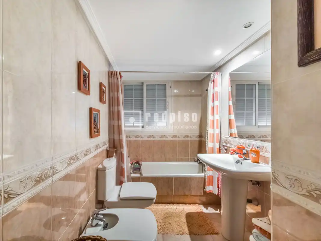 Baño de Casa o chalet en venta en Alcorcón con Calefacción, Terraza y Trastero