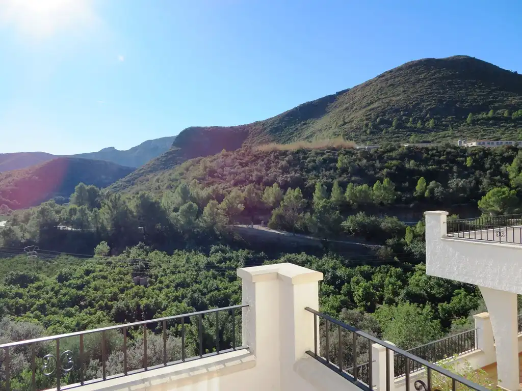 Vista exterior de Casa o xalet en venda en L'Atzúbia amb Jardí privat, Terrassa i Traster