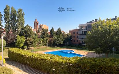 Exterior view of Flat for sale in Sant Andreu de la Barca  with Heating, Parquet flooring and Community pool