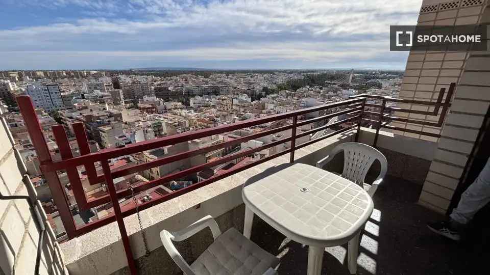 Terrassa de Apartament per a compartir en Elche / Elx amb Aire condicionat, Terrassa i Moblat
