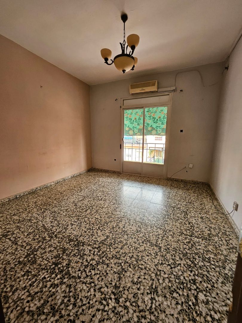 Piso en venta en Calle Río Grande, Linarejos