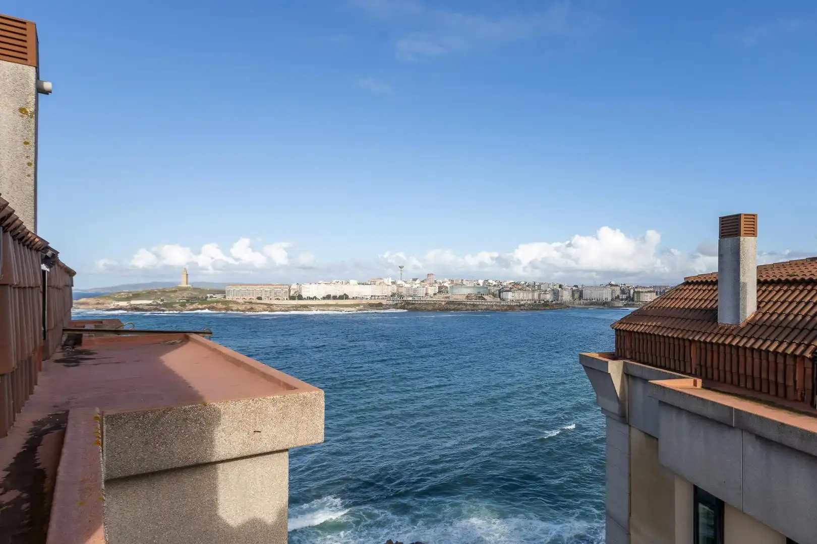 Vista exterior de Dúplex en venda en A Coruña Capital  amb Calefacció i Traster
