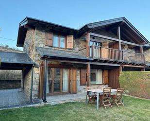 Außenansicht von Haus oder Chalet miete in Bellver de Cerdanya mit Heizung, Privatgarten und Parkett