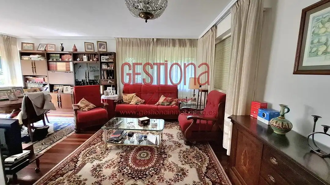 Sala de estar de Casa o chalet en venta en Medio Cudeyo con Jardín privado