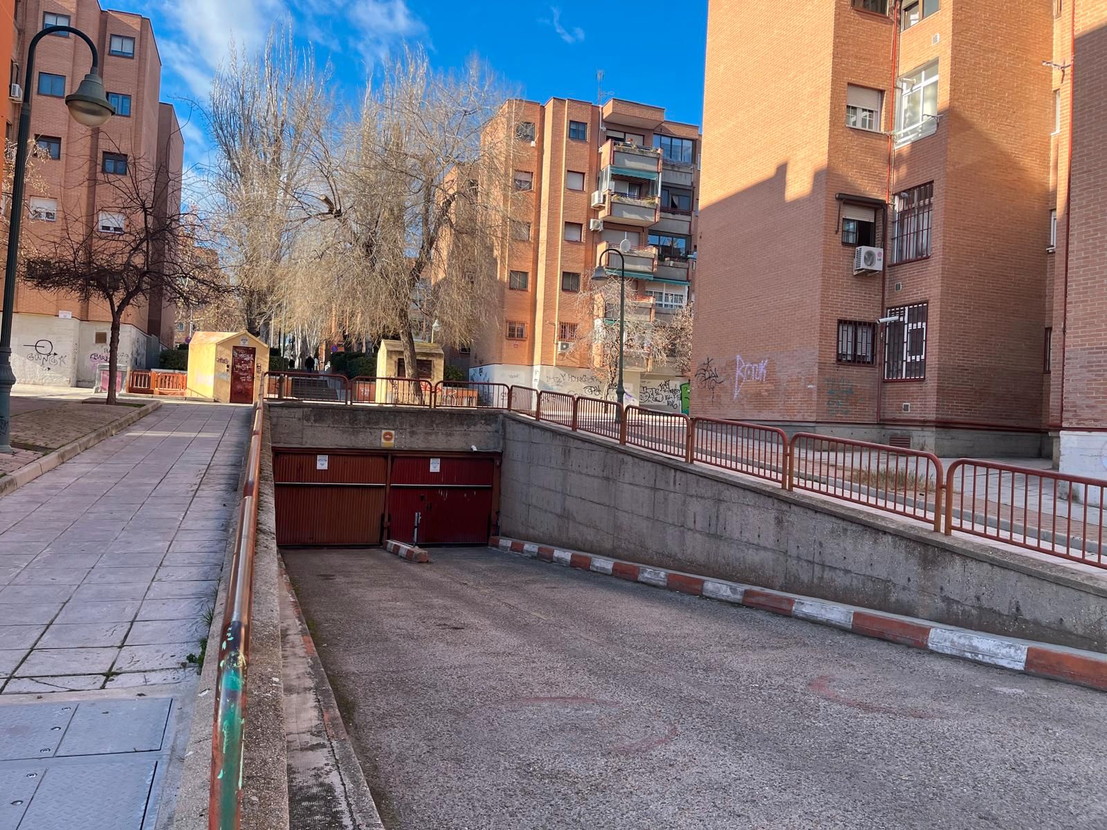 Vista exterior de Garaje en venta en San Fernando de Henares