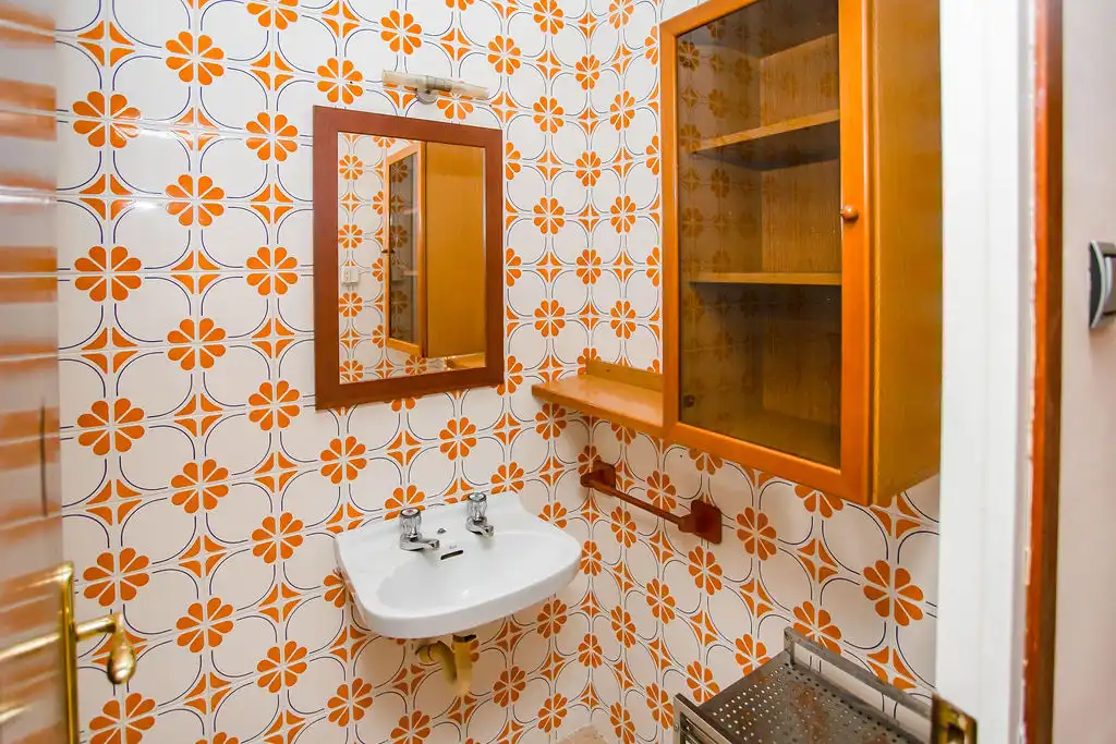 Bathroom of Flat for sale in Torrelles de Llobregat