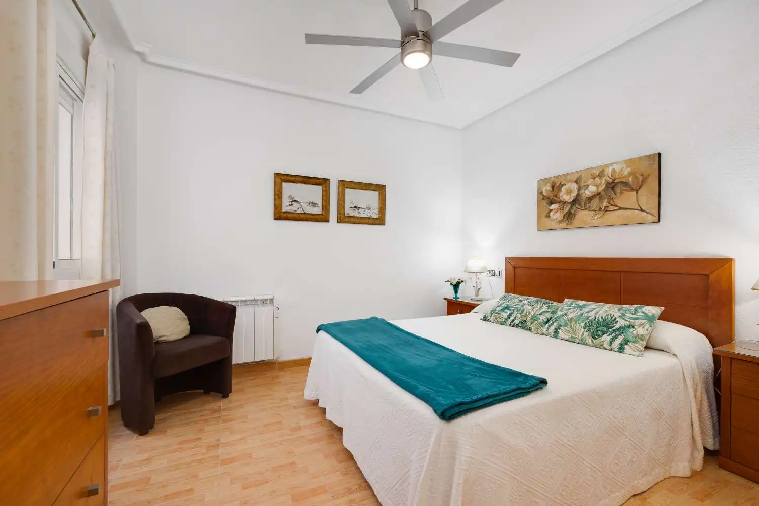 Habitación de Apartamento en venta en Torrevieja con Aire acondicionado, Calefacción y Terraza