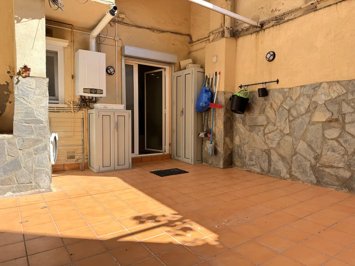 Terrasse von Erdgeschoss zum Verkauf in  Barcelona Capital mit Klimaanlage und Heizung