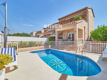 Casa con piscina en venta en Constanti