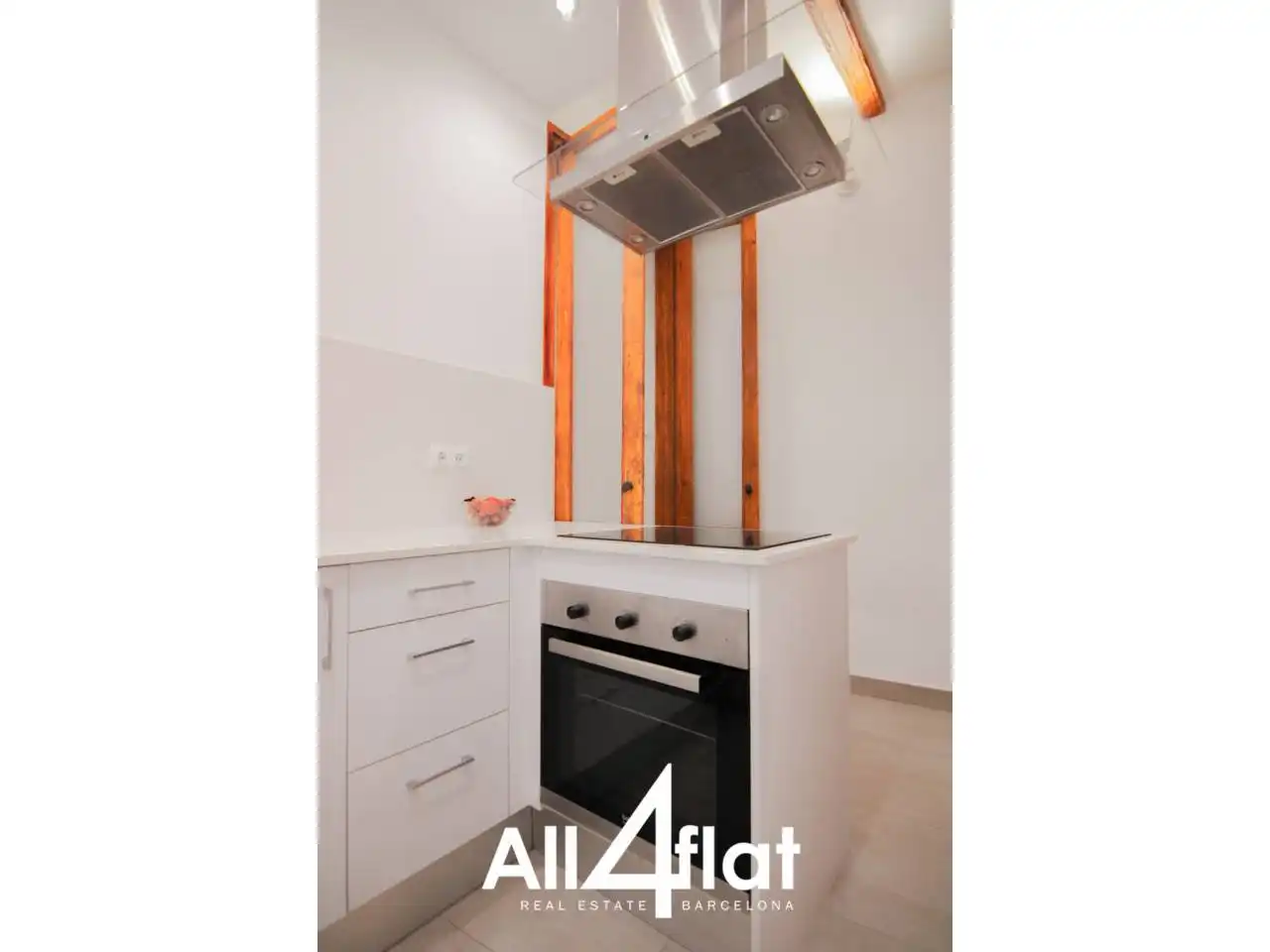 Flat with terrace for sale in Calle Nou de la Rambla, imagen 8