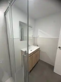Bany de Apartament de lloguer en León Capital  amb Calefacció, Parquet i Terrassa