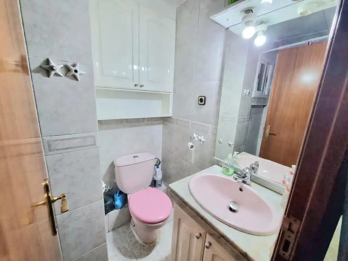 Bathroom of Flat for sale in Sabadell  with Heating, Furnished and Balcony