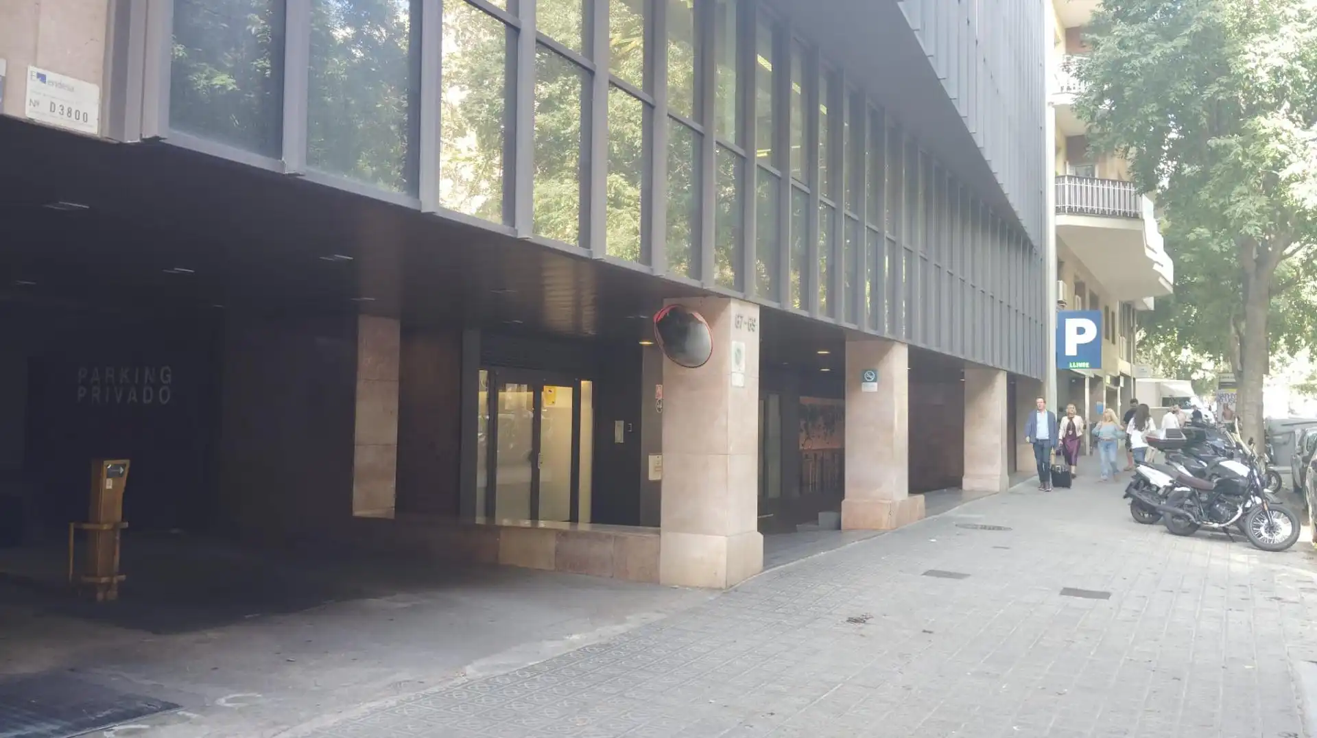 Außenansicht von Garage zur Miete in Barcelona