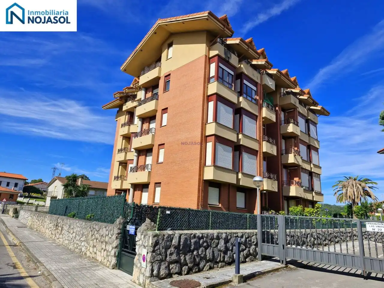 Vista exterior de Apartamento de alquiler en Noja con Calefacción, Trastero y Amueblado