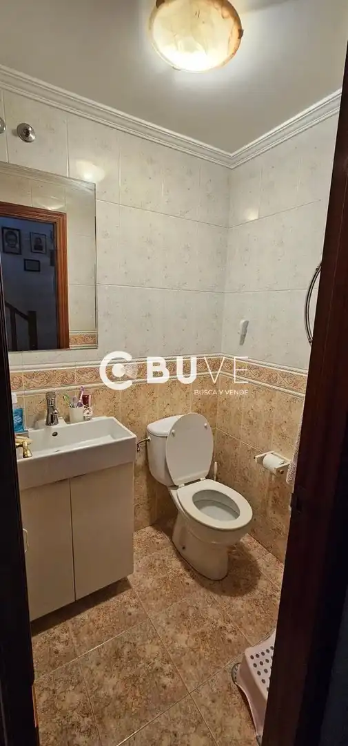 Baño de Dúplex en venta en Teo con Calefacción, Trastero y Amueblado