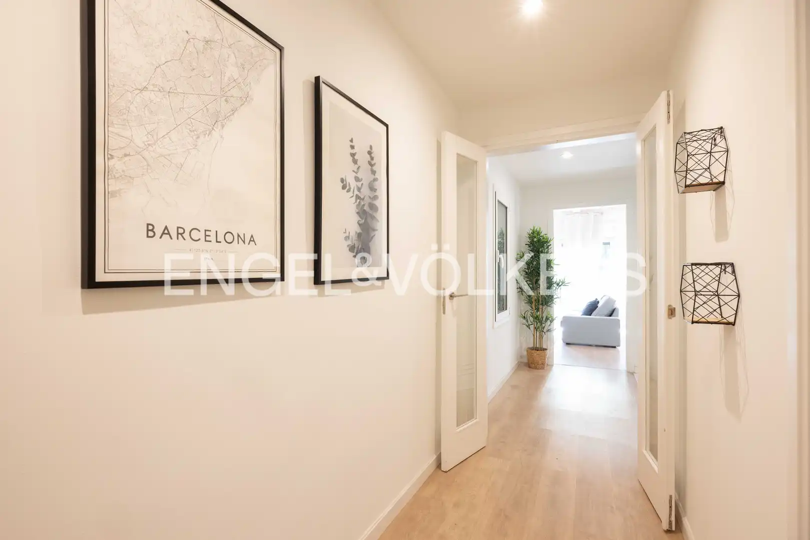 Flat for sale in Barcelona  with Air Conditioner, Heating and Private garden