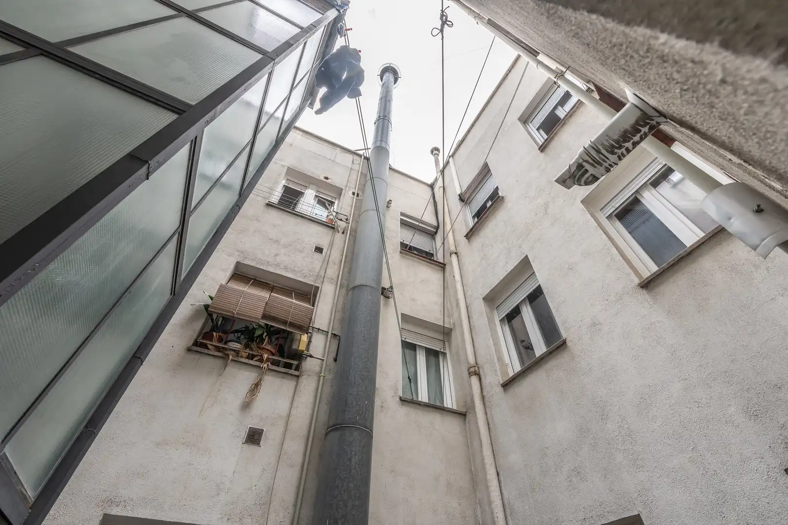 Vista exterior de Piso en venta en Madrid con Calefacción