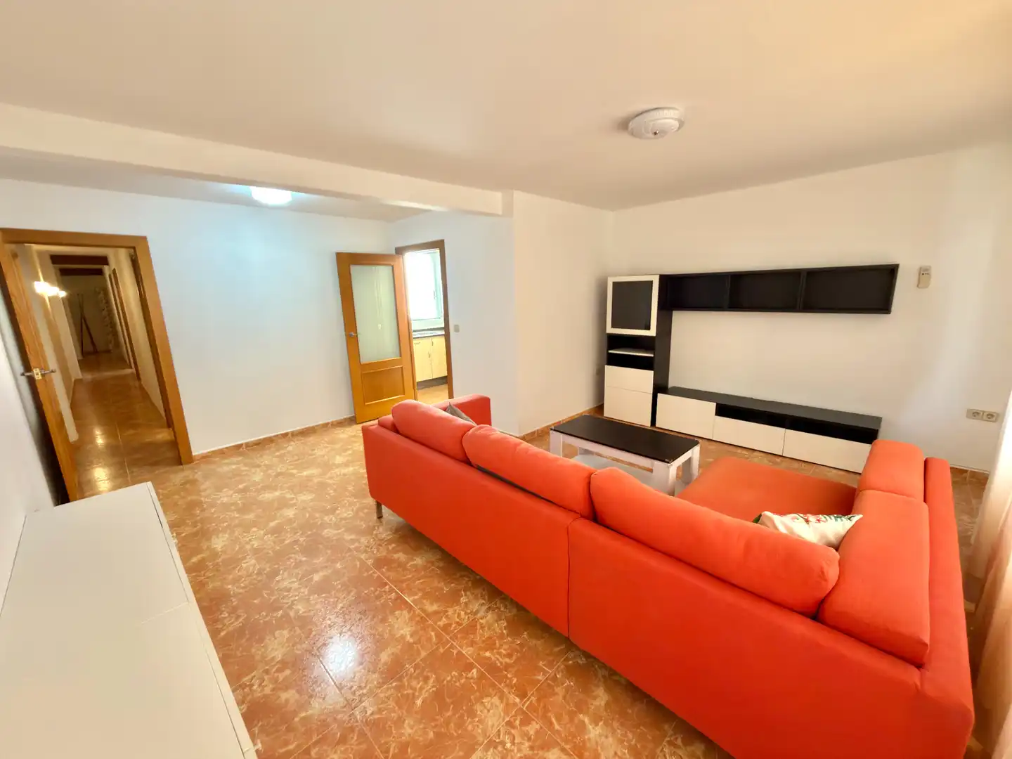 Sala d'estar de Pis de lloguer en Valencia amb Aire condicionat, Moblat i Balcó