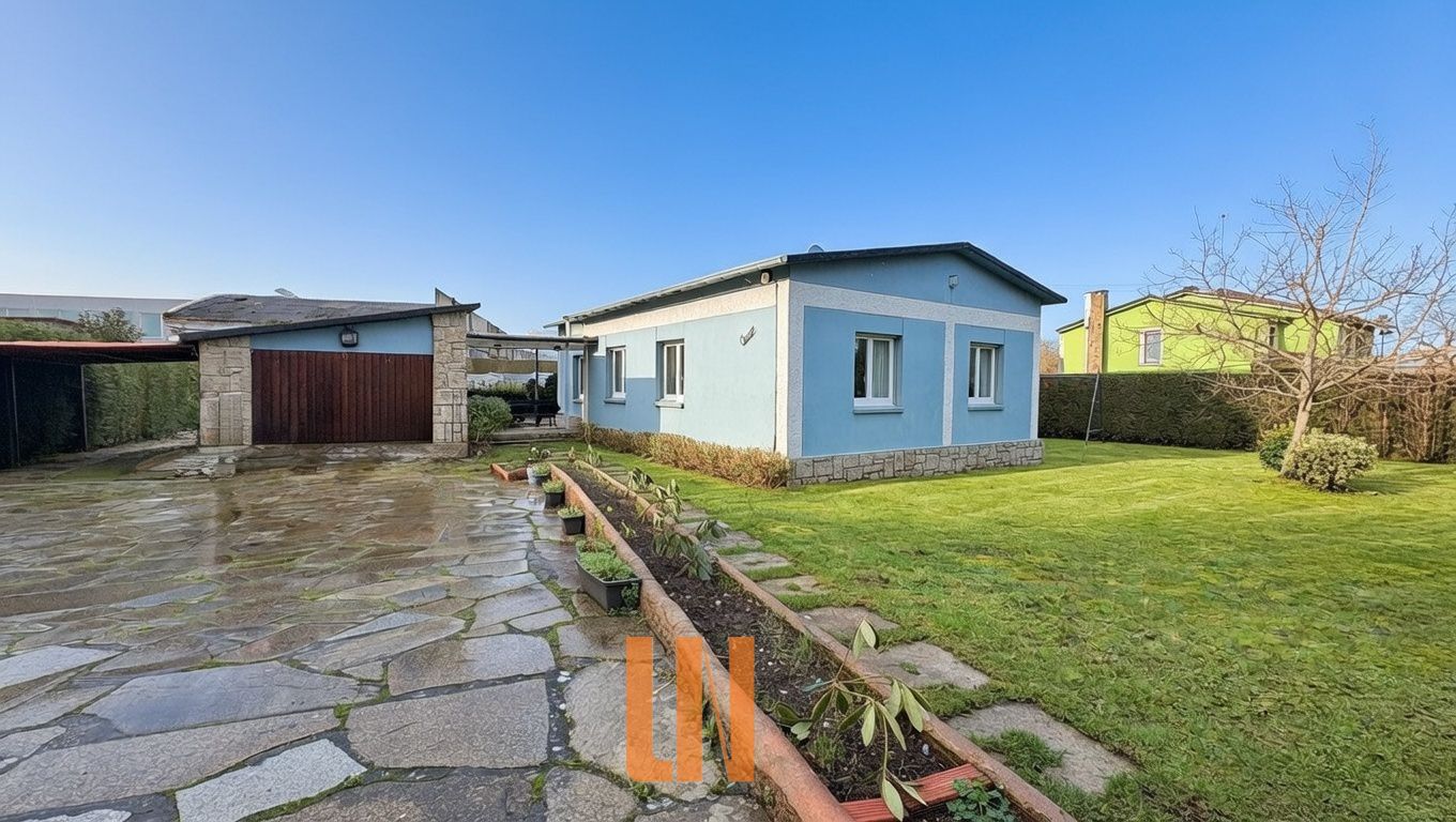 Exterior view of House or chalet for sale in Oleiros  with Heating, Private garden and Parquet flooring