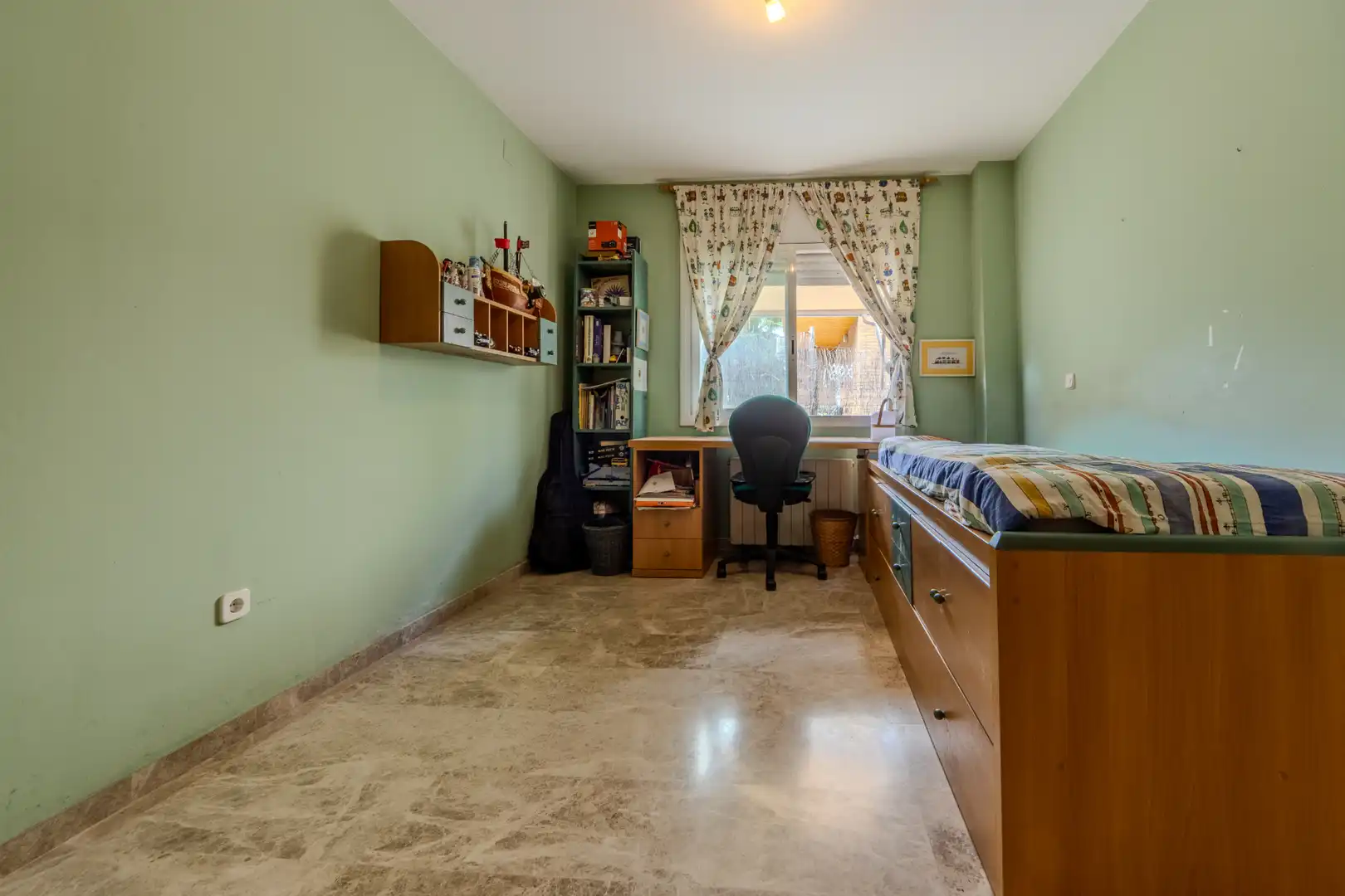 Dormitori de Casa o xalet en venda en Tarragona amb Jardí privat, Terrassa i Traster