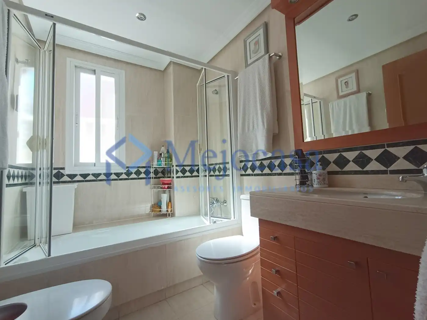 Baño de Piso en venta en Coslada con Aire acondicionado, Calefacción y Trastero