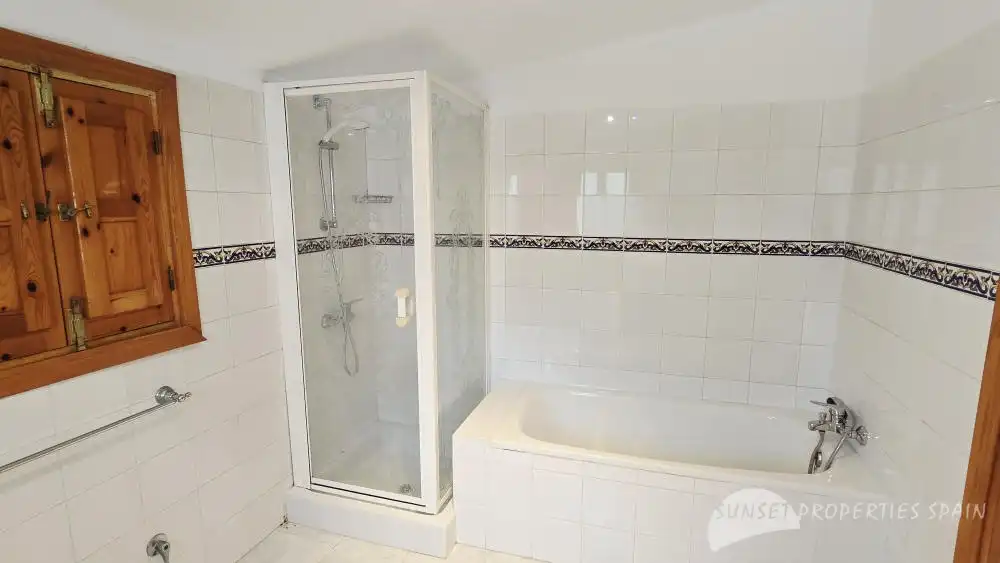 Bathroom of Houses for sale in Cómpeta  with Air Conditioner, Private garden and Swimming Pool