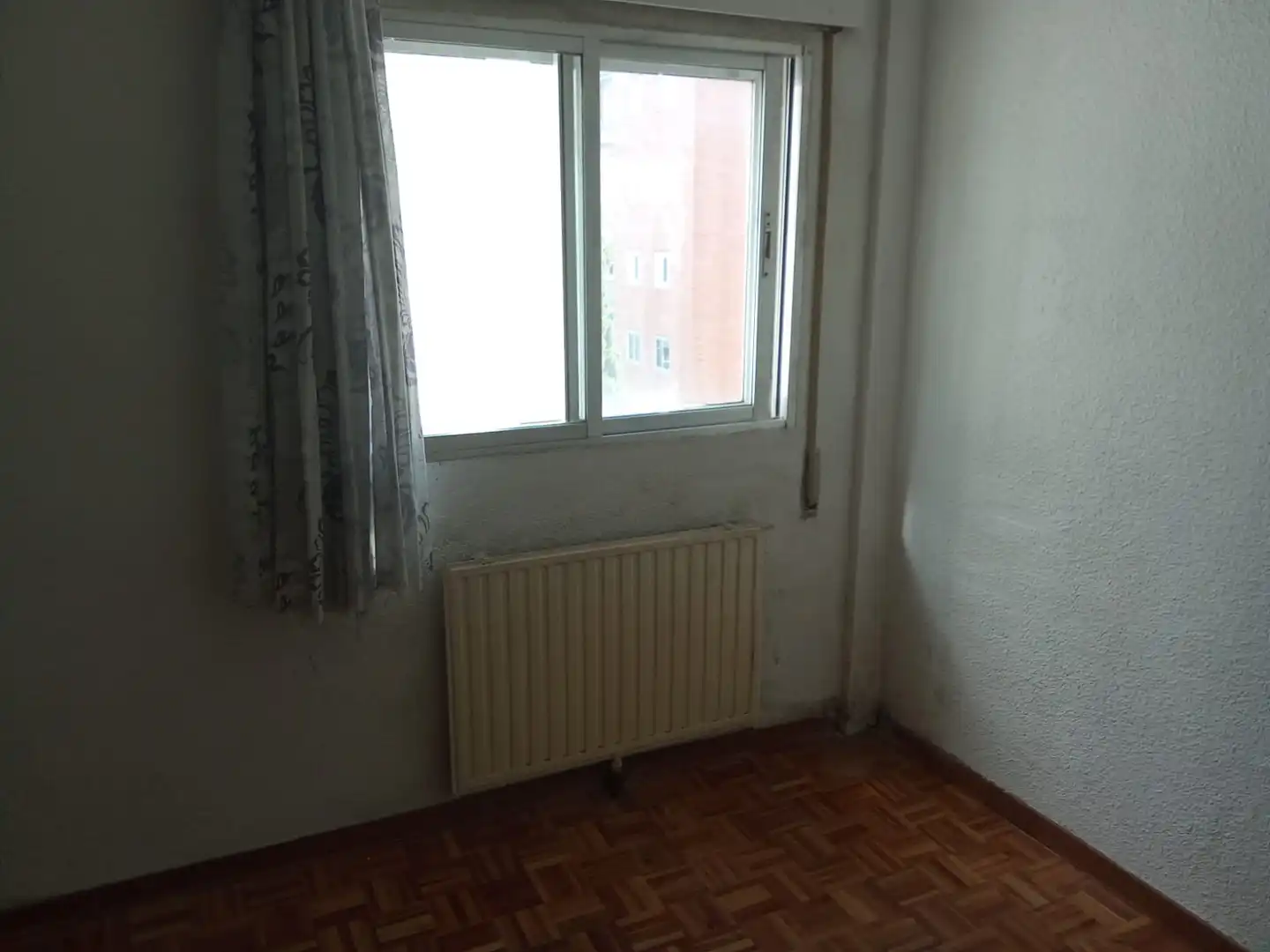 Habitación de Piso en venta en Madrid con Calefacción, Parquet y Terraza
