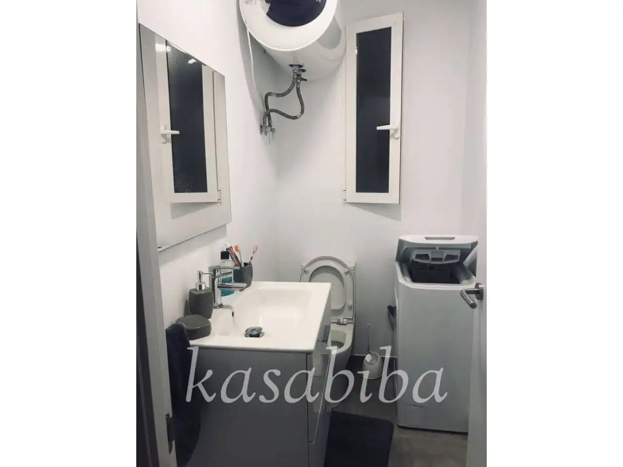 Bathroom of Flat for rent in Valencia  with Air Conditioner, Furnished and Balcony
