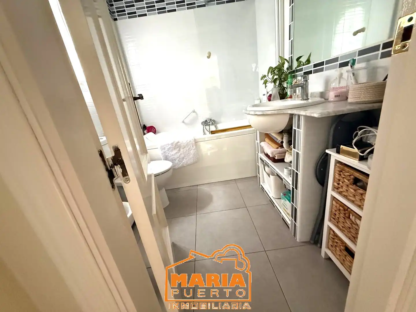 Bathroom of Detached homes for sale in Málaga