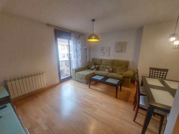 Living room of Flat for sale in San Lorenzo de El Escorial  with Heating, Terrace and Storage room