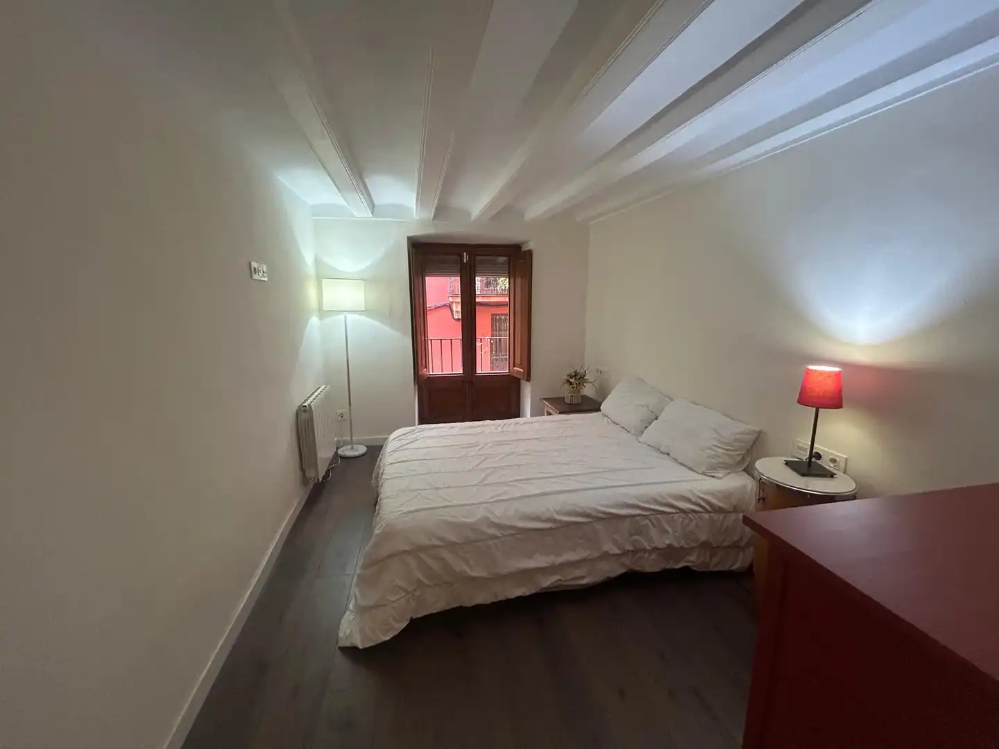 Habitación de Piso en venta en Vilanova i la Geltrú con Microondas y Balcón