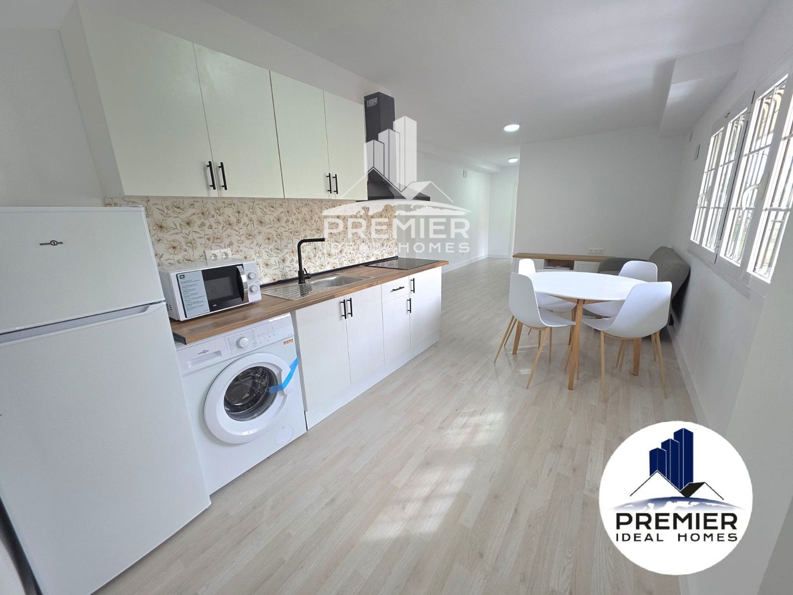 Cuina de Pis de lloguer en Elda amb Aire condicionat i Moblat